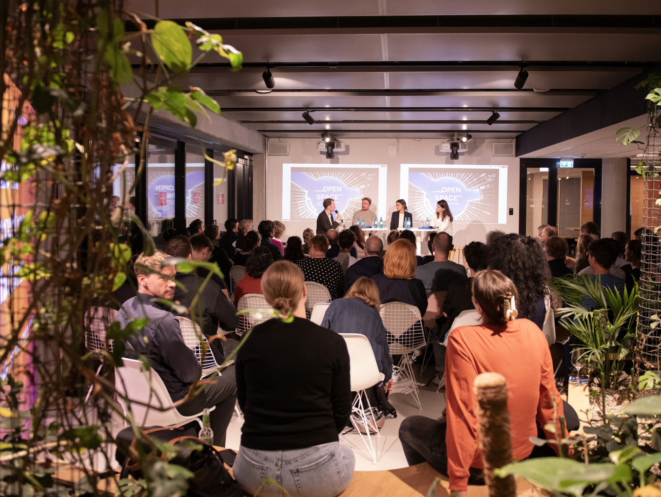 Veranstaltung der BUA Open Space mit Publikum und Podium