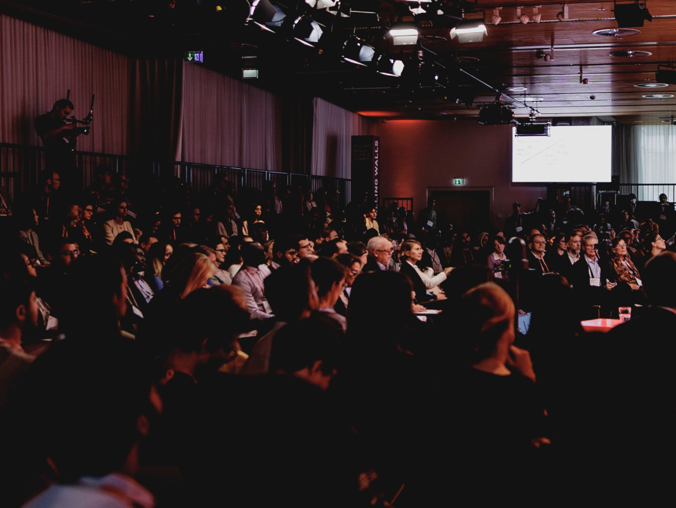 Speaker and audience at the Falling Walls Science Summit