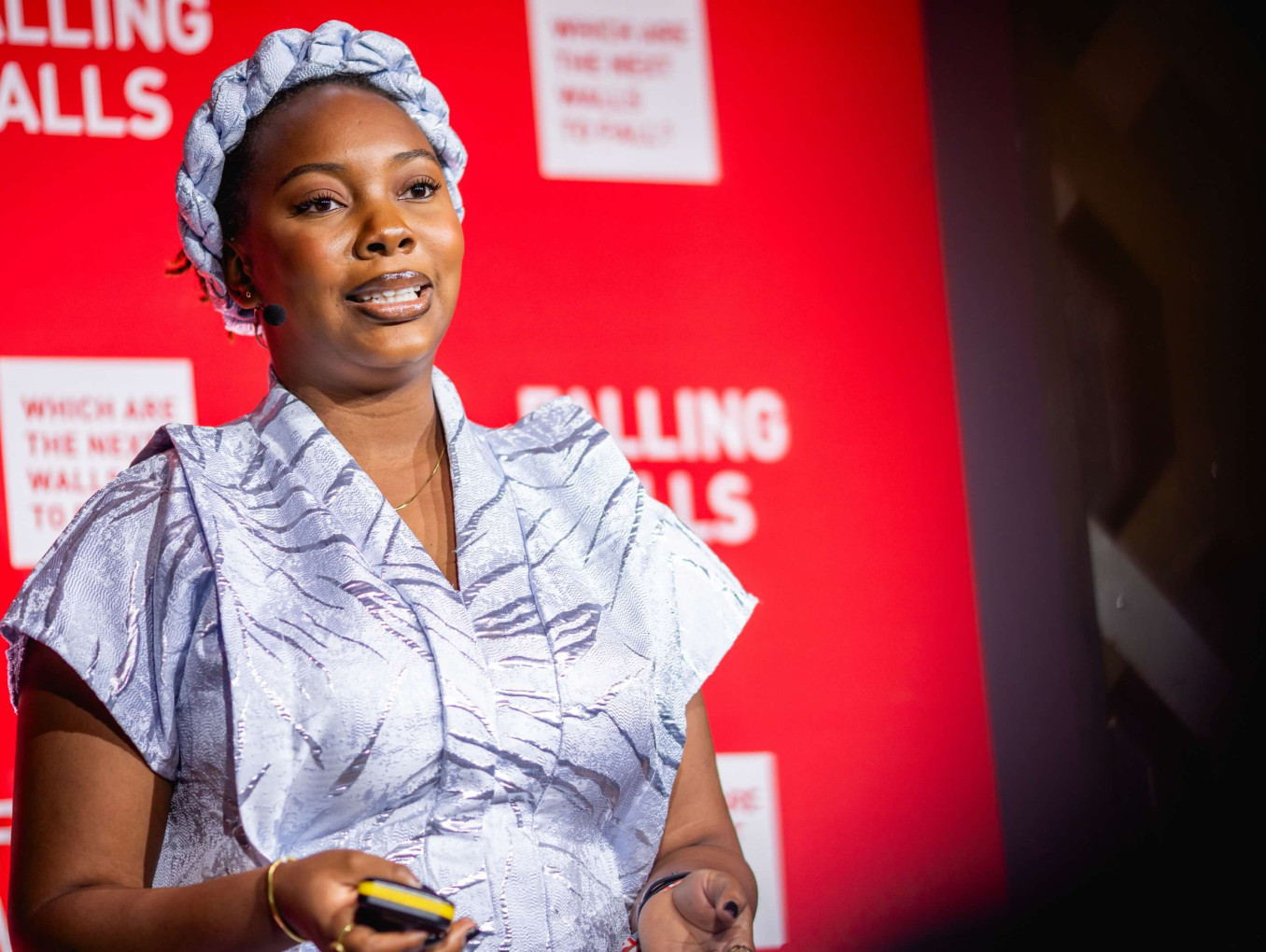 Grace James presenting at the Falling Walls Science Summit