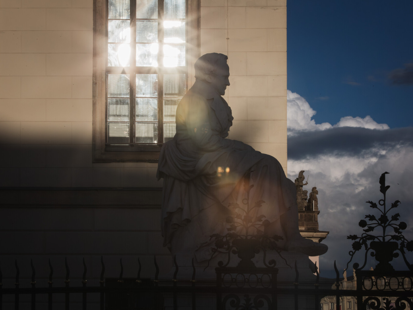 Statue of Alexander von Humboldt at the Humboldt-Universität zu Berlin im Abendlicht