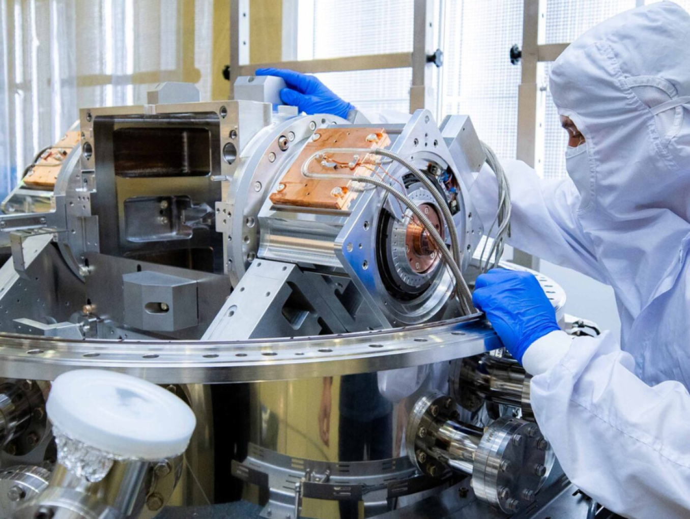 Man working in Sirius, Brazil's fourt generation synchrotron lab 