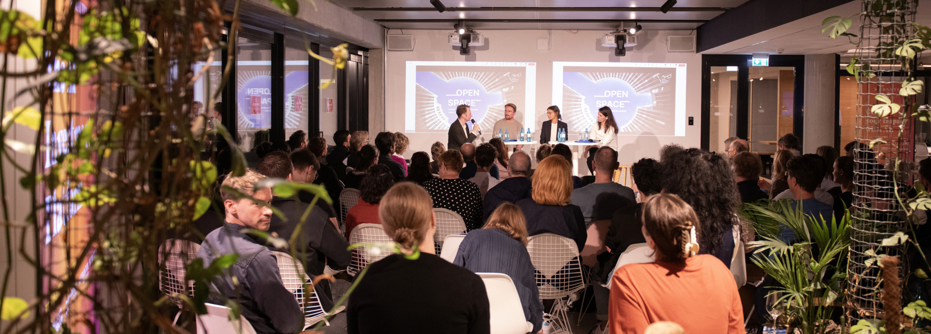 Veranstaltung der BUA Open Space mit Publikum und Podium