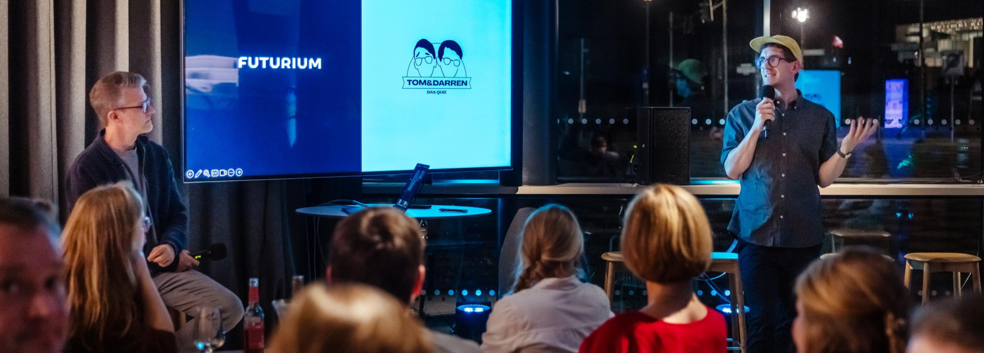 Tom und Darren beim Futurium-Kneipenquiz