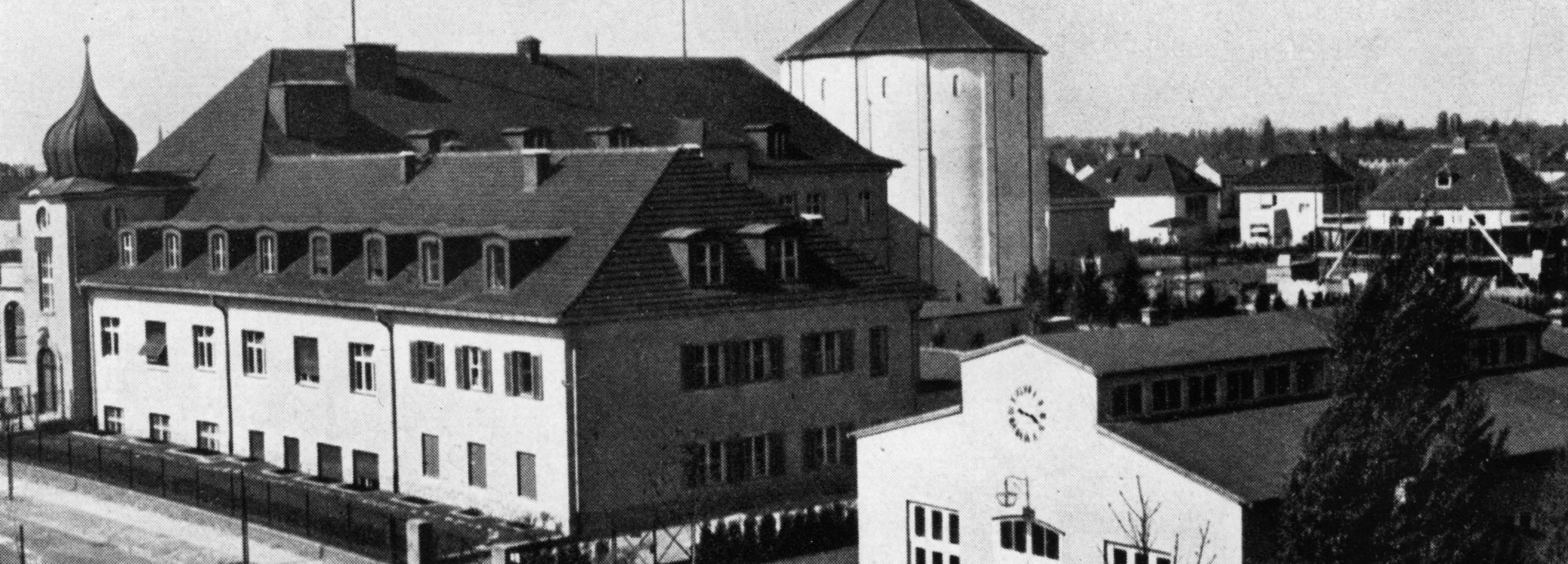 Kaiser-Wilhelm-Institut für Physik mit Kältelabor und „Turm der Blitze“. 