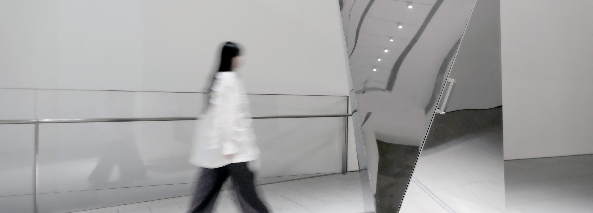 Person entering the SCOPE cabine.