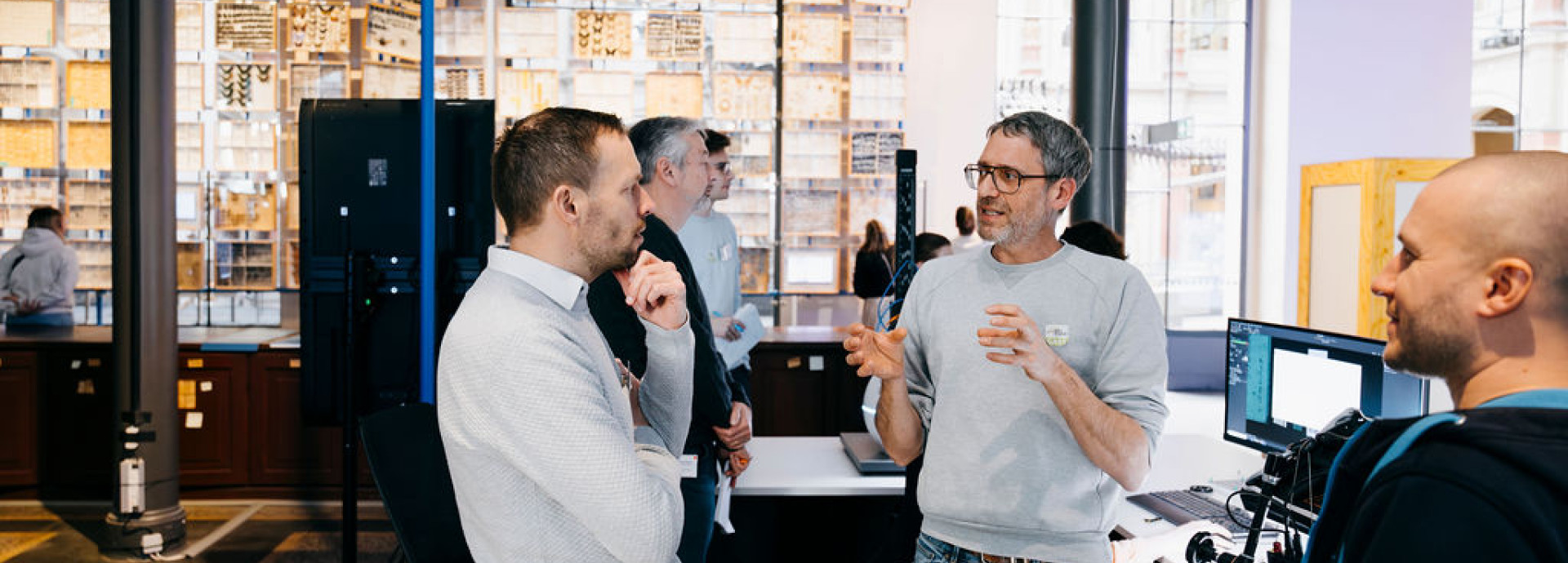 Elio Team in Saal digitize!