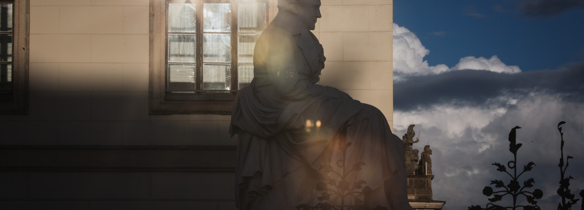 Statue of Alexander von Humboldt at the Humboldt-Universität zu Berlin im Abendlicht
