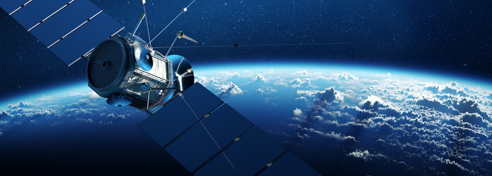Ein Satellit über der Erde symbolisiert die zunehmende Bedeutung von Raumfahrttechnologien für unsere vernetzte Welt. Der Blick aus dem All steht zugleich für Innovation, neue Perspektiven und grenzüberschreitende Zusammenarbeit – zentrale Themen des deutsch-slowenischen Austauschs über die Zukunft der Space Tech.