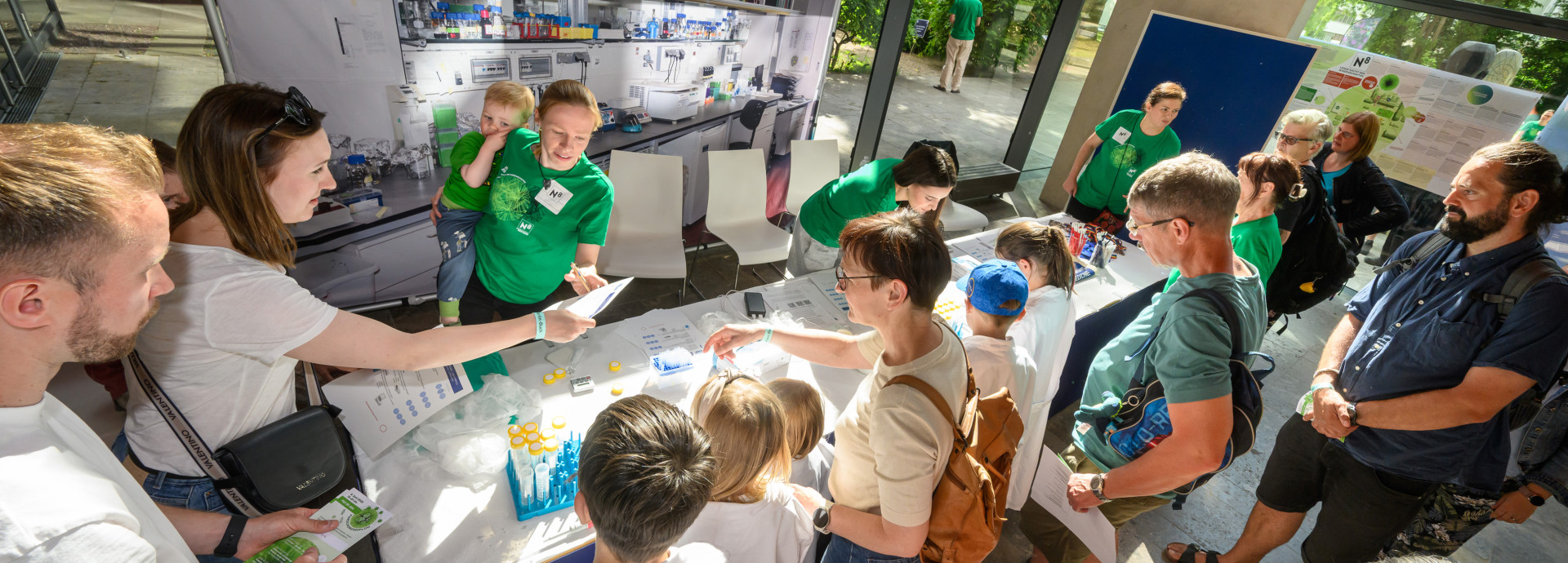Gruppe im Labor