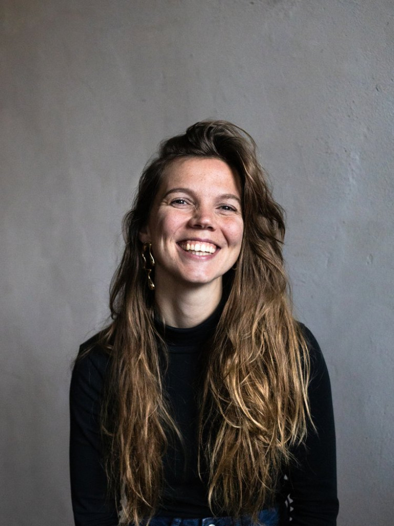 Portrait of Esther de Bruijn, co-founder of Female Speaking Berlin