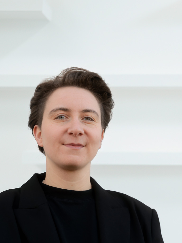 A portrait displaying the workshop moderator Carolin Fritzsche