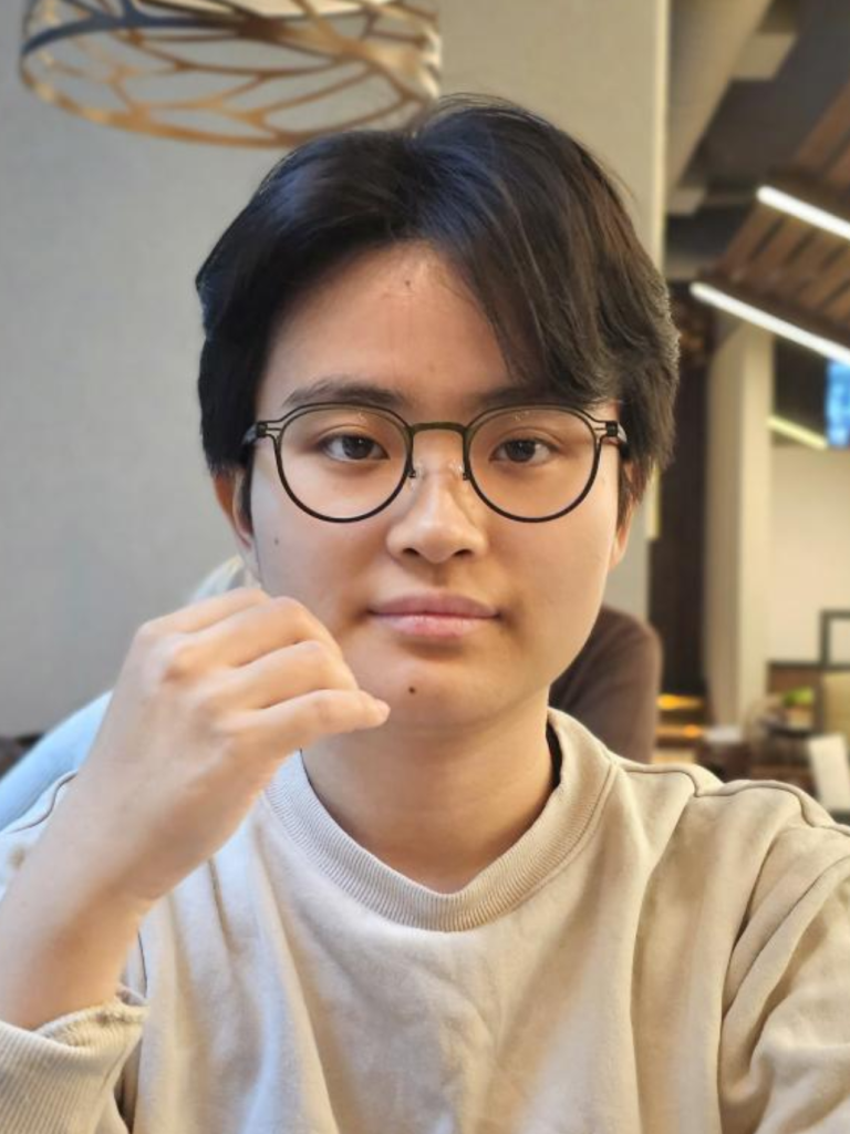 Profile picture of Astryd Park, an artist, creative technologist, and Quantum Application Engineer