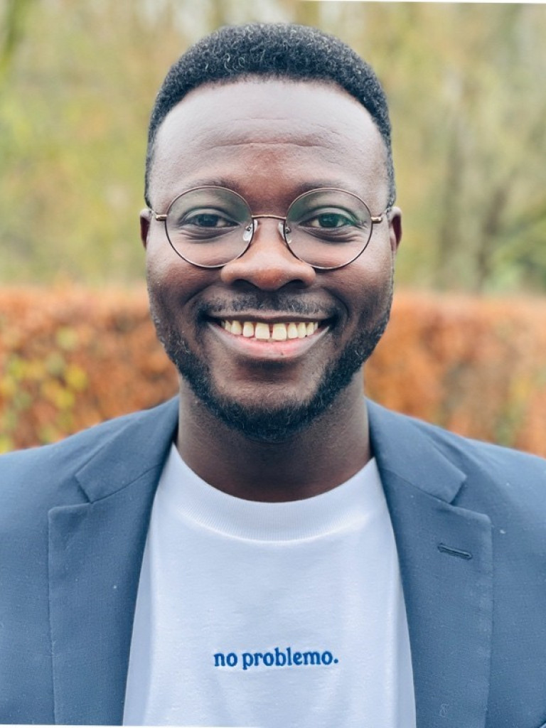 Photo portrait of Dr. Jean-Yves Tano - head of Scientific education and training at the Max Delbrück Center