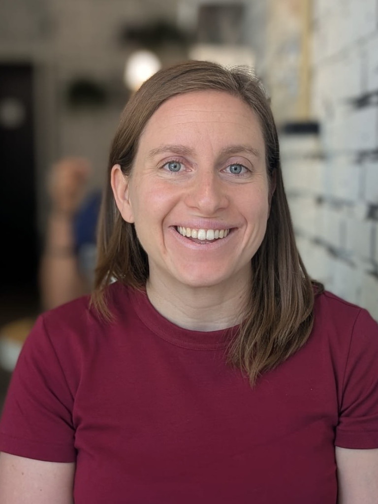 Photo portrait of Dr. Alicia Pérez Saturnino, from SciBloom