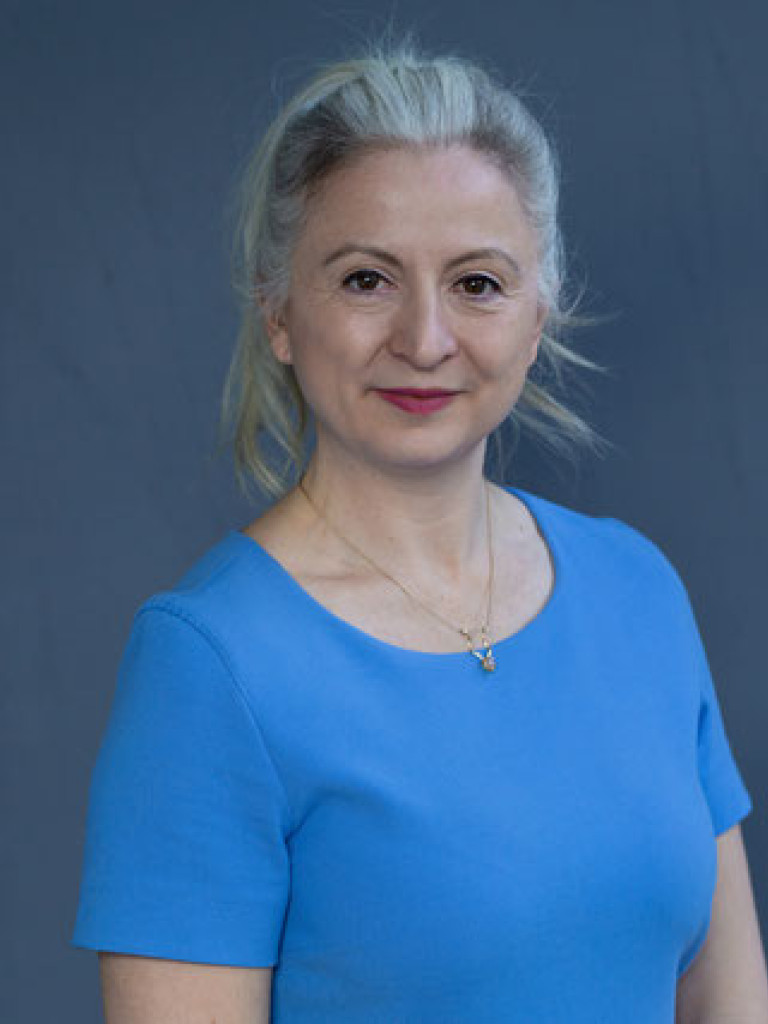 Photo portrait of Dr. Elisabeth Holuscha - workshop trainer at BPDD2026