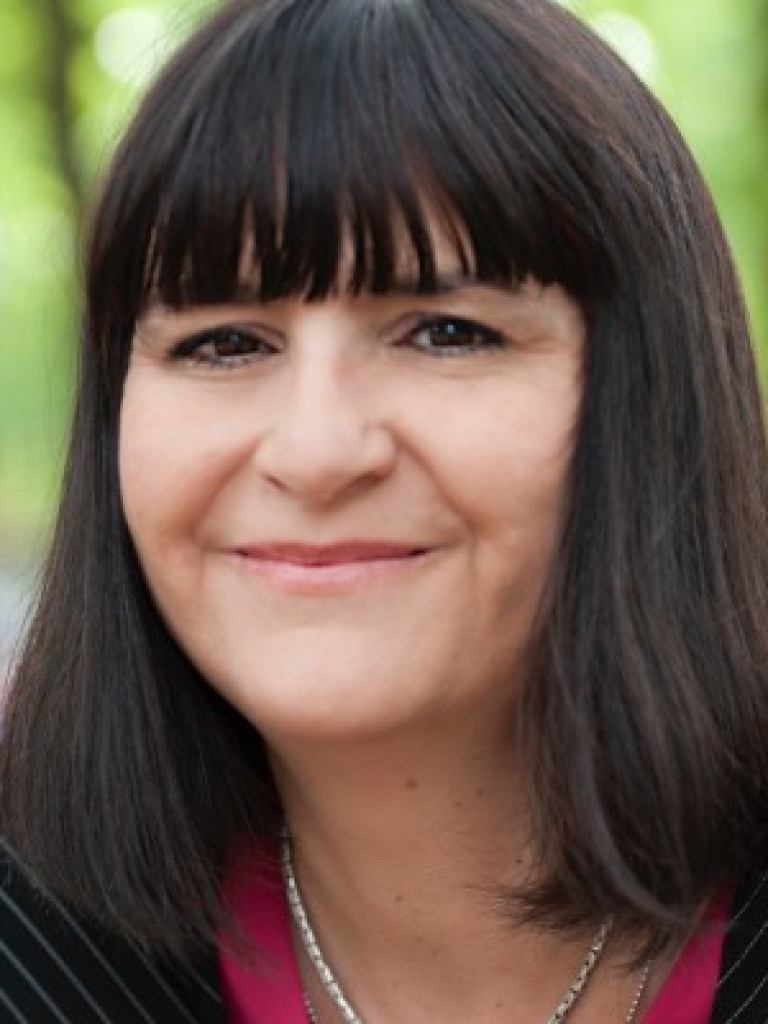 Photo portrait of Dr. Philippa Cook - speaker and workshop trainer at BPDD2026