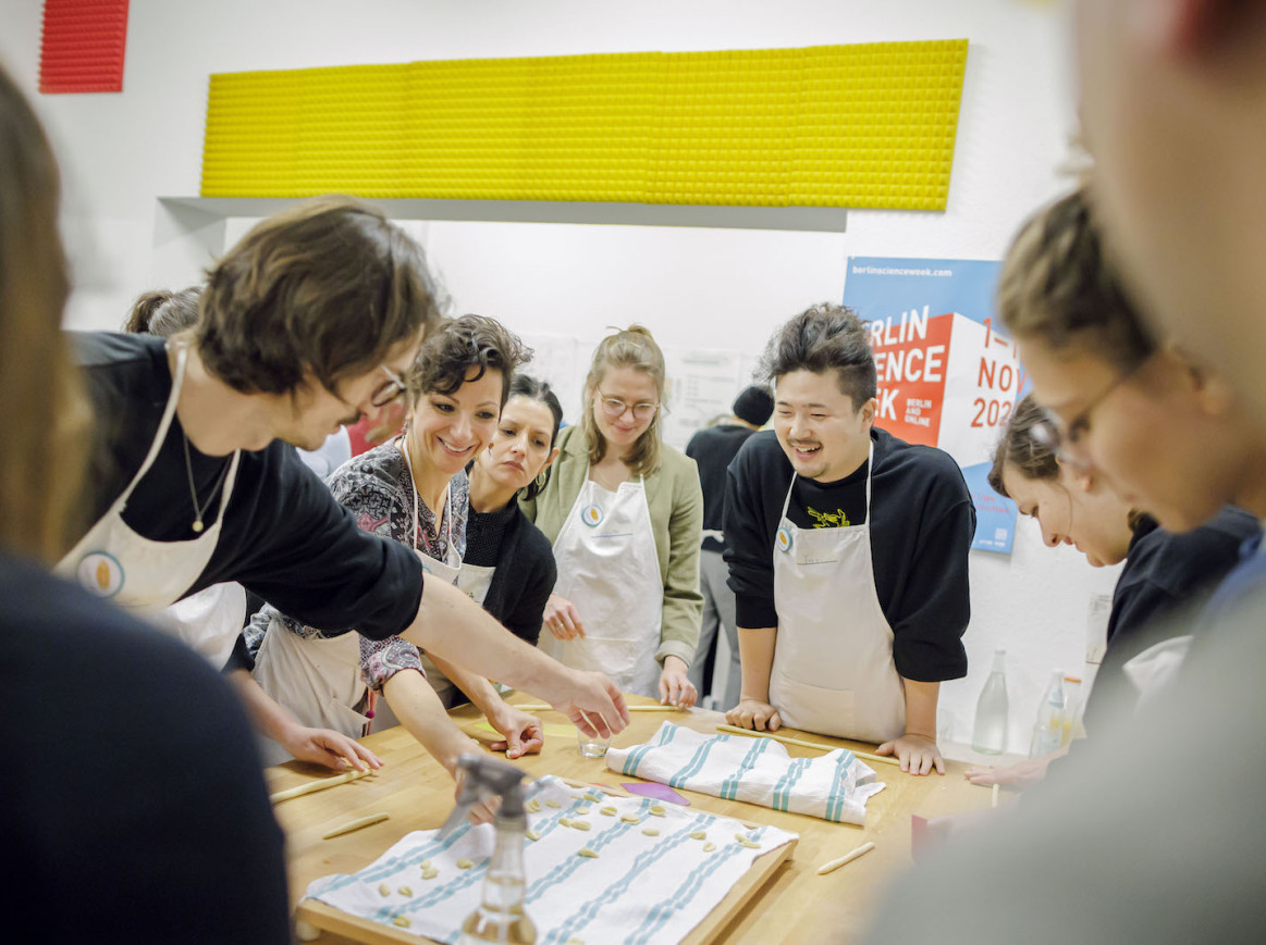 cooking session at the Berlin Science Week