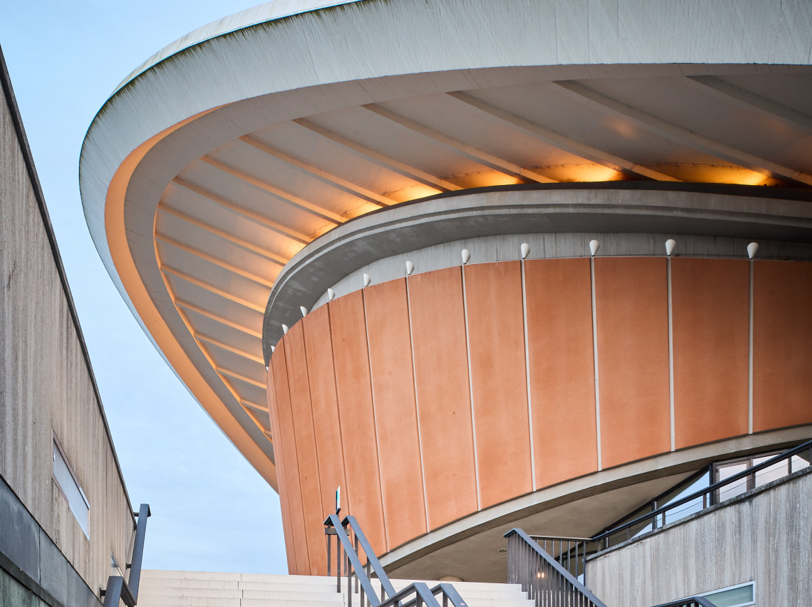 Haus der Kulturen der Welt exterior fassade