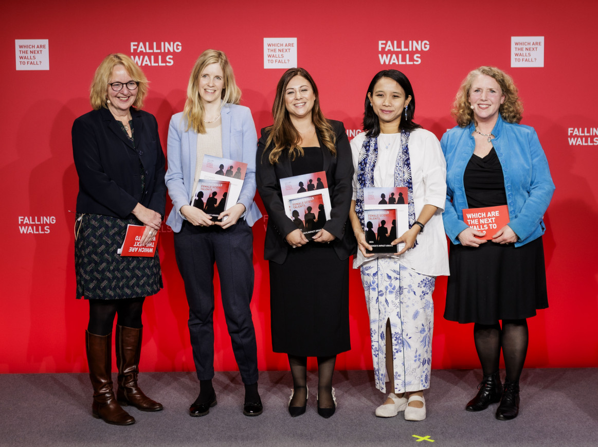 Female Science Talents winners and Science Breakthrough on stage 