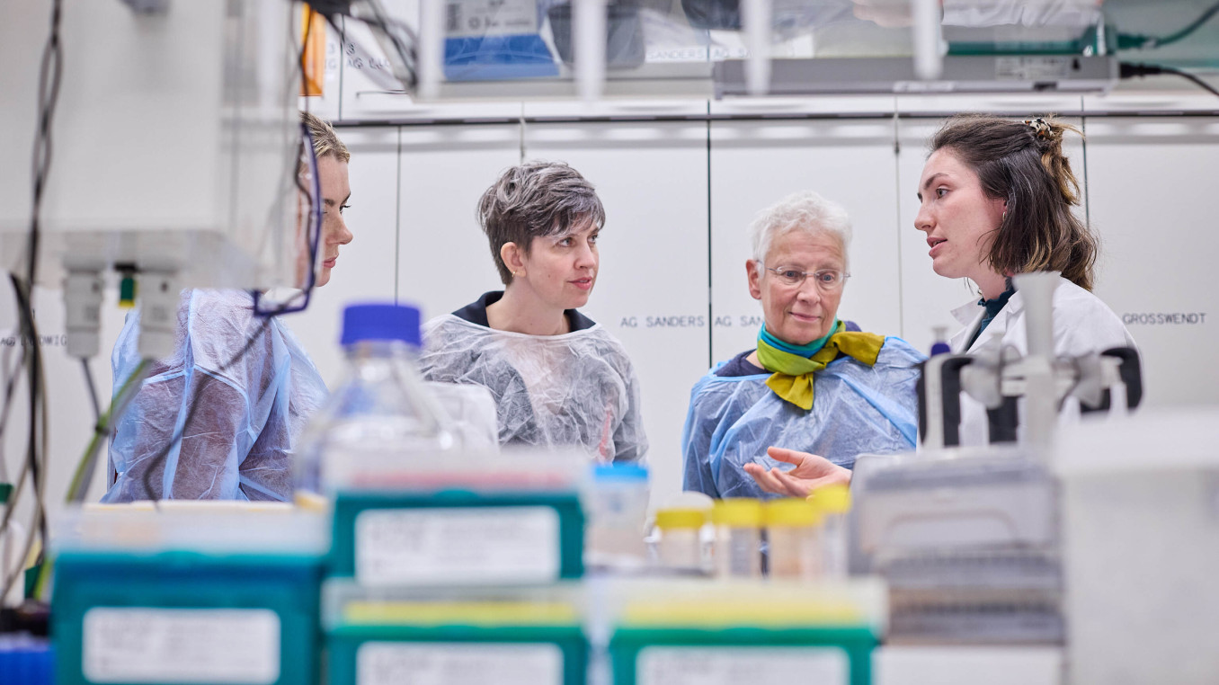 Laboratory tour during Berlin Science Week 2025