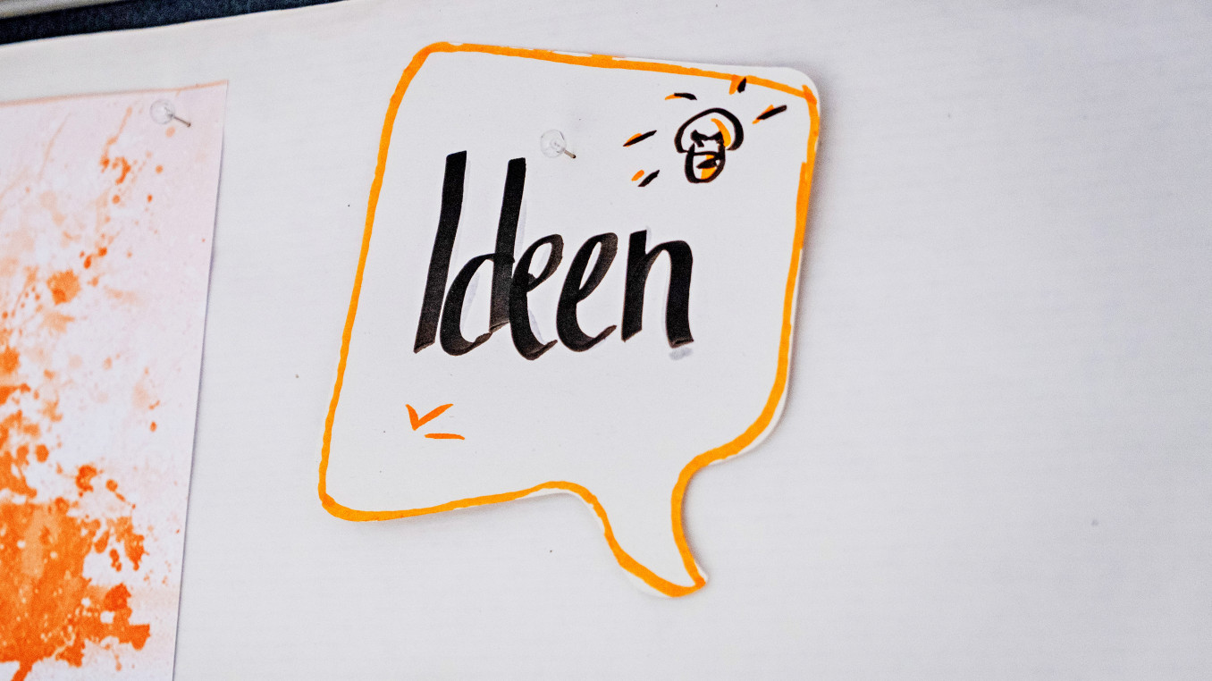 Pinnwand mit dem Wort "Ideen"