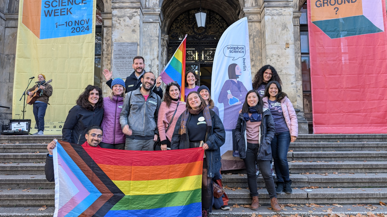 Group photo of Soapbox Science Berlin & LGBTQ+ STEM Berlin at BSW 2024